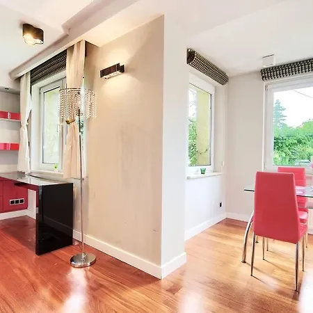 Happiness House Balcony & Garden Dom wakacyjny *