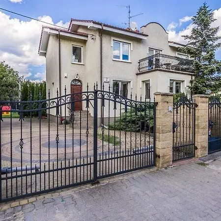 Happiness House Balcony & Garden *